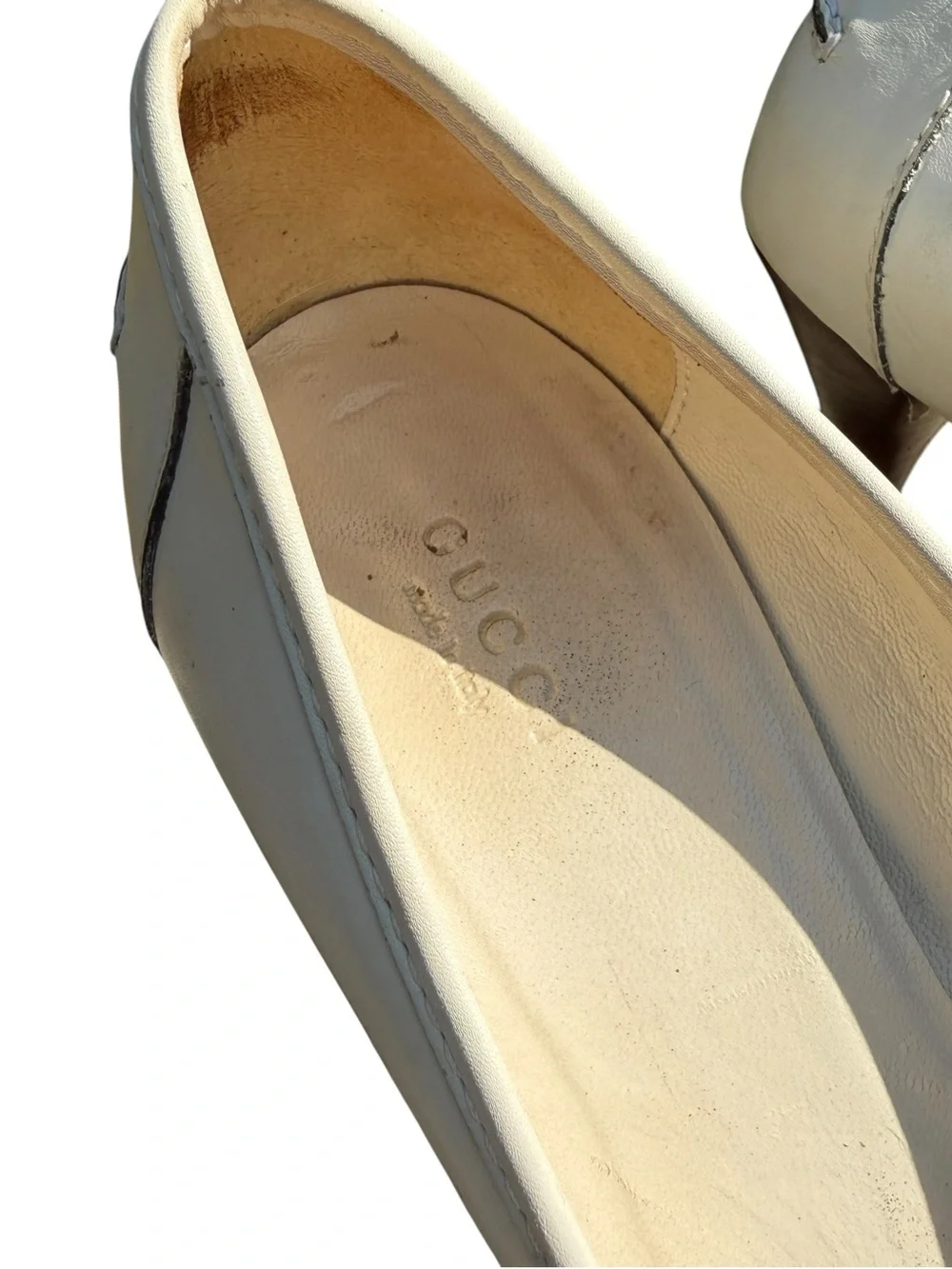Gucci Vintage White Leather Bamboo Tassel Loafer Pumps Heels 8B Italy Y2K Luxury